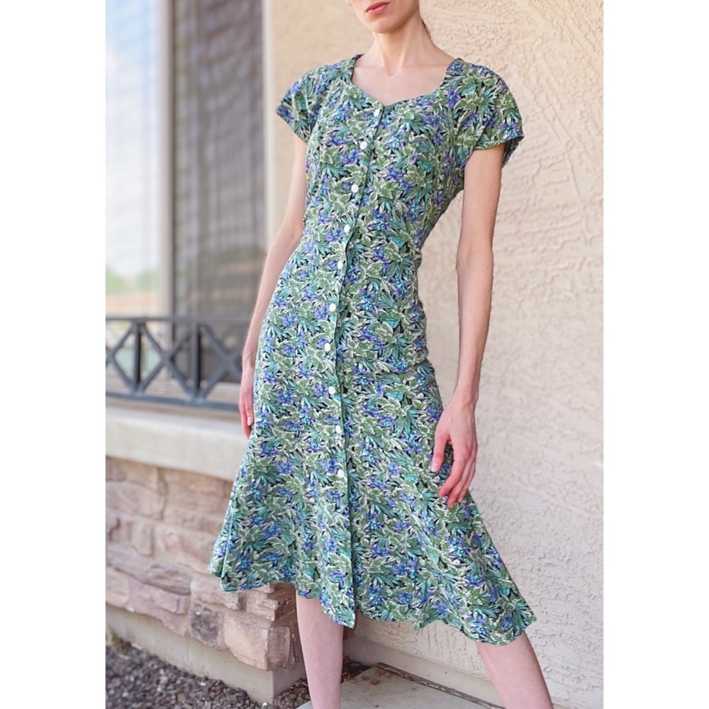 VINTAGE 90s E.D. MICHAELS Green Tropical Floral Printed Button Down Midi…